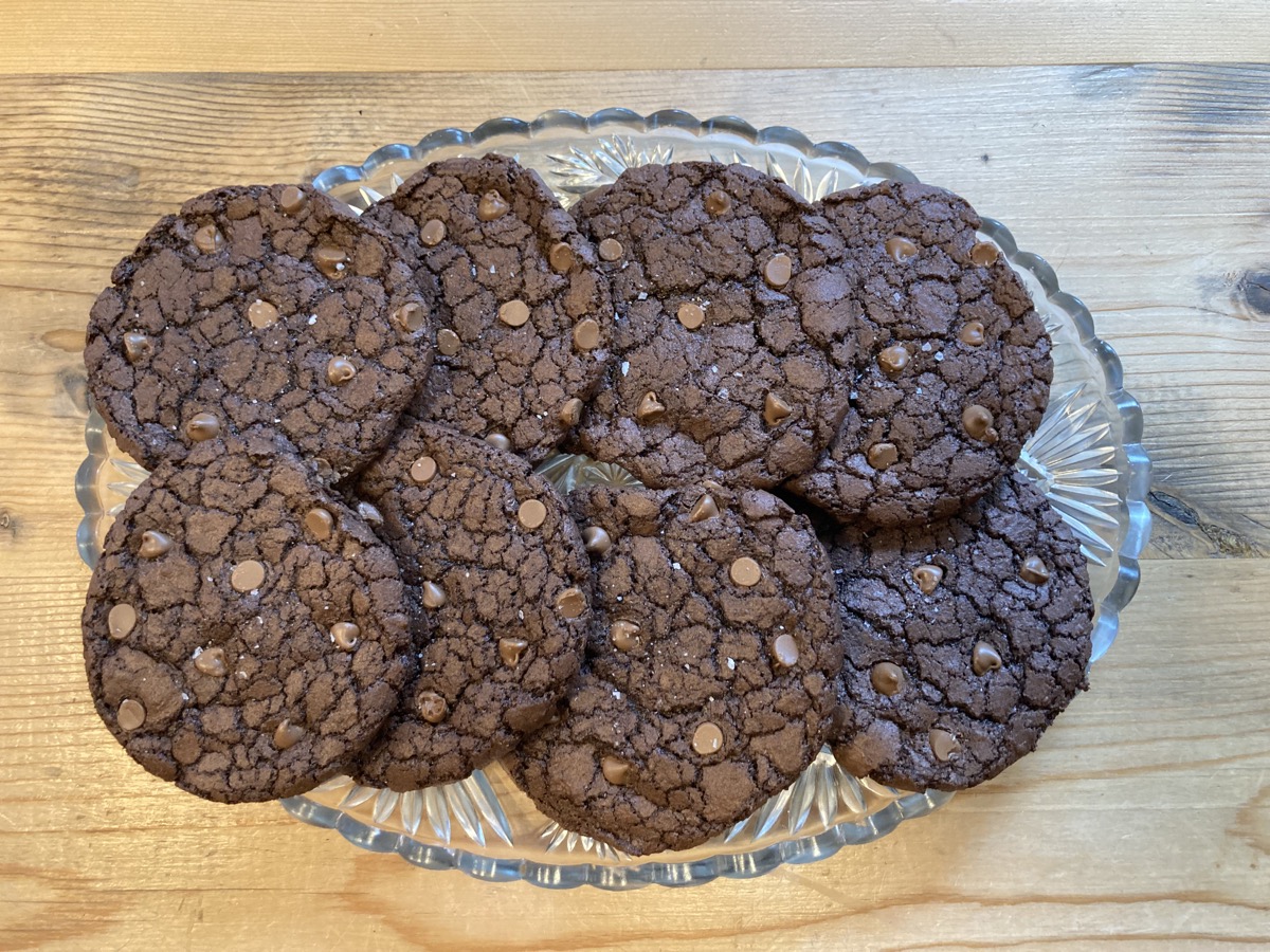 Mini buttercream cake with chocolate shards and number topper